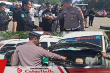 Program SATU, Polisi Cek Kelaikan Ambulans Puskesmas se-Pasuruan