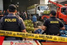 Tim Mabes Polri Gerebek Gudang Diduga Oplos LPG 3 Kg di Bangil Pasuruan