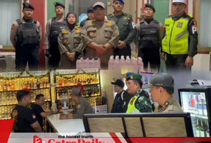 Satpol PP Kota Pasuruan Sita 36 Botol Arak dalam Razia Gabungan di Kawasan Pelabuhan Mayangan