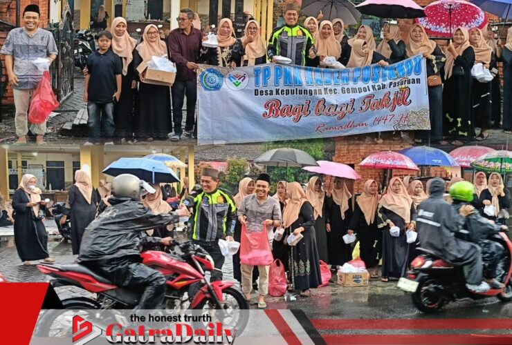 PKK dan Kader Posyandu Desa Kepulungan Bagikan 700 Paket Takjil Meski Diguyur Hujan