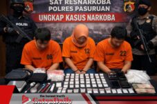 Tiga Pengedar Sabu Ditangkap Saat Ramadan, Satresnarkoba Polres Pasuruan Sita Puluhan Poket Sabu