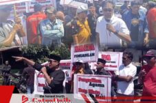 Ratusan Massa Poros Tengah Pasuruan Demo di PA Kota, Soroti Dugaan Saksi Palsu Sidang Cerai