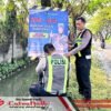 Satlantas Polres Pasuruan Pasang Banner Peringatan Jalan Berlubang, Pengendara Diminta Waspada