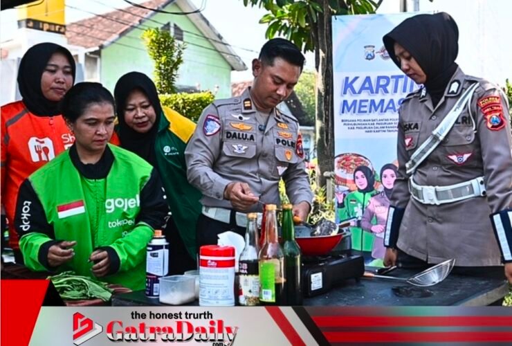 Satlantas Polres Pasuruan Gelar Aksi Sosial “Kartini Memasak” untuk Peringati Hari Kartini