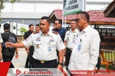Kakanwil Ditjenpas Jabar Tinjau Ketahanan Pangan di Lapas Karawang, Dari Ayam KUB hingga Budidaya Nila