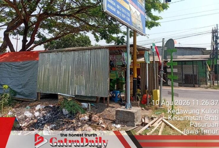 Lapak Seng PKL di Perempatan Kedawung Wetan Grati Dinilai Berbahaya, Warga: “Hampir Terserempet Truk”