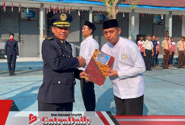 HUT ke-81 RI, Lapas Pasuruan Gelar Upacara dan Serahkan Remisi kepada WBP