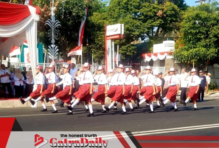 SDK 1 Mater Dei Probolinggo Tunjukkan Semangat Kebangsaan Lewat Lomba Gerak Jalan HUT RI ke-81
