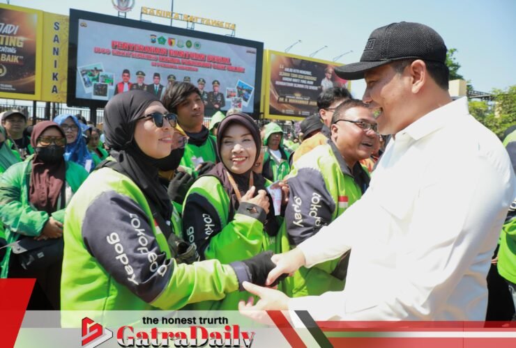 Peringati Setahun Wafatnya Affan Kurniawan, Pemkab Sidoarjo Bagikan 1.000 Paket Beras untuk Ojol